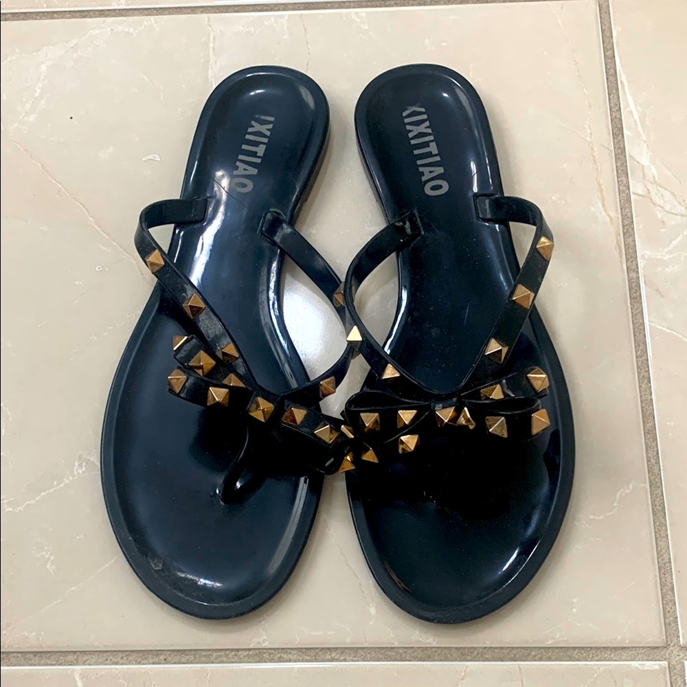 Black and Gold Xixitiao Women's Sandals